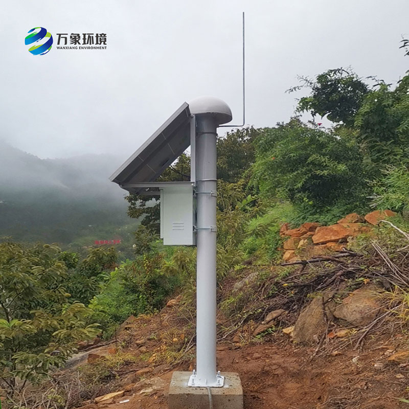 Can gnss Surface displacement monitors cope with geological hazards?